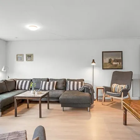 Mats - 5-3km From The Sea By Interhome
