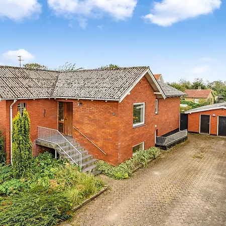 Mats - 5-3km From The Sea By Interhome Feriehus